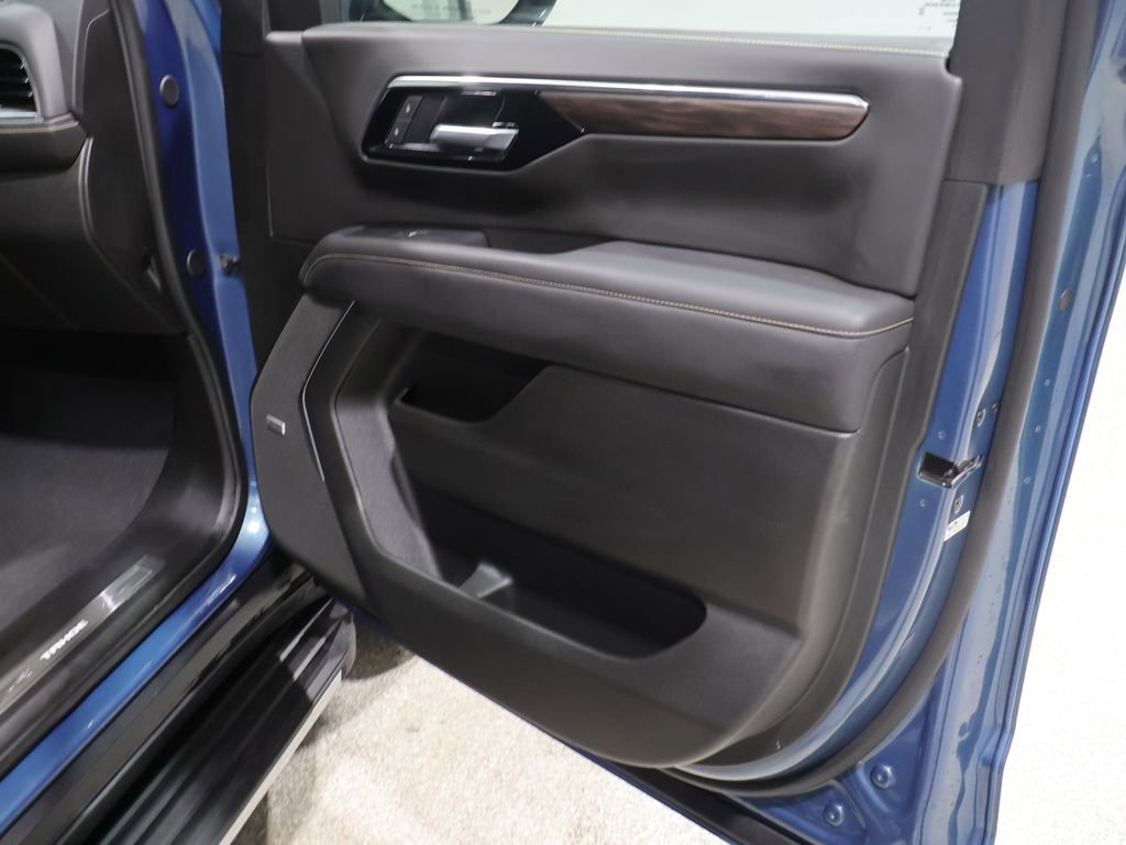 Used 2025 Chevrolet Tahoe Premier w/ Sun And Tow Package image 28