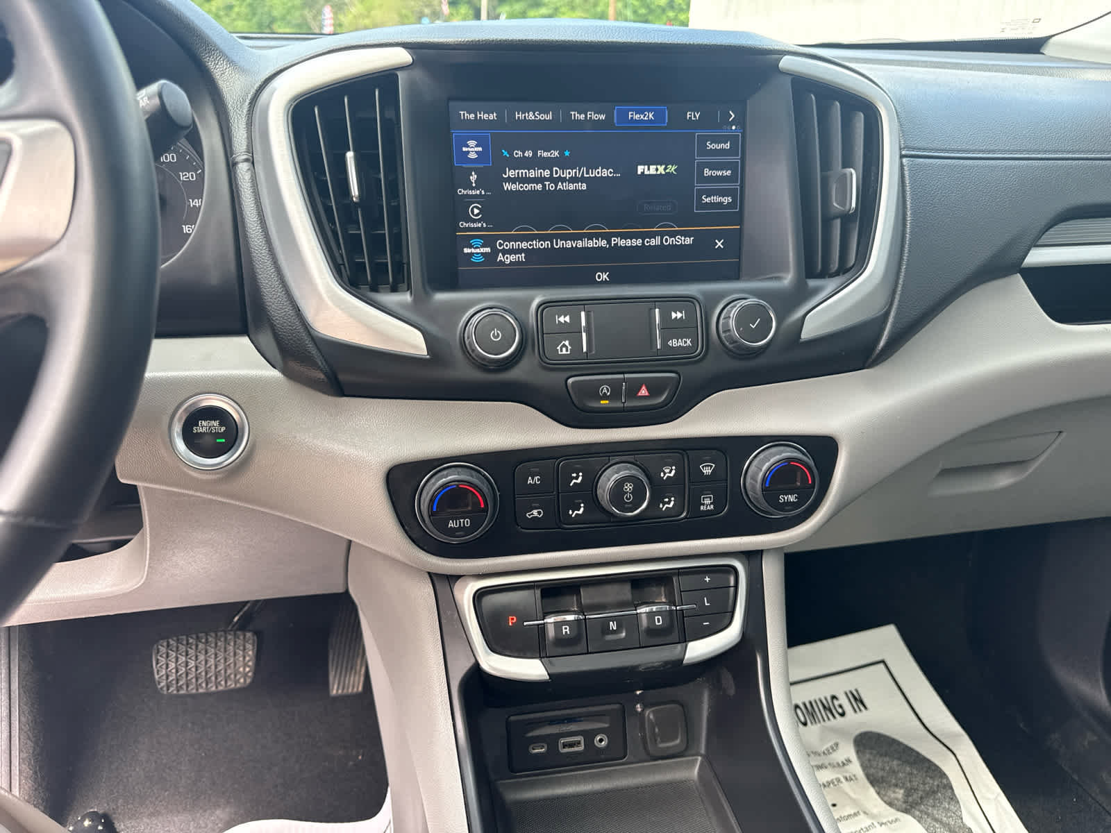 Used 2024 GMC Terrain SLT AWD/4WD image 18