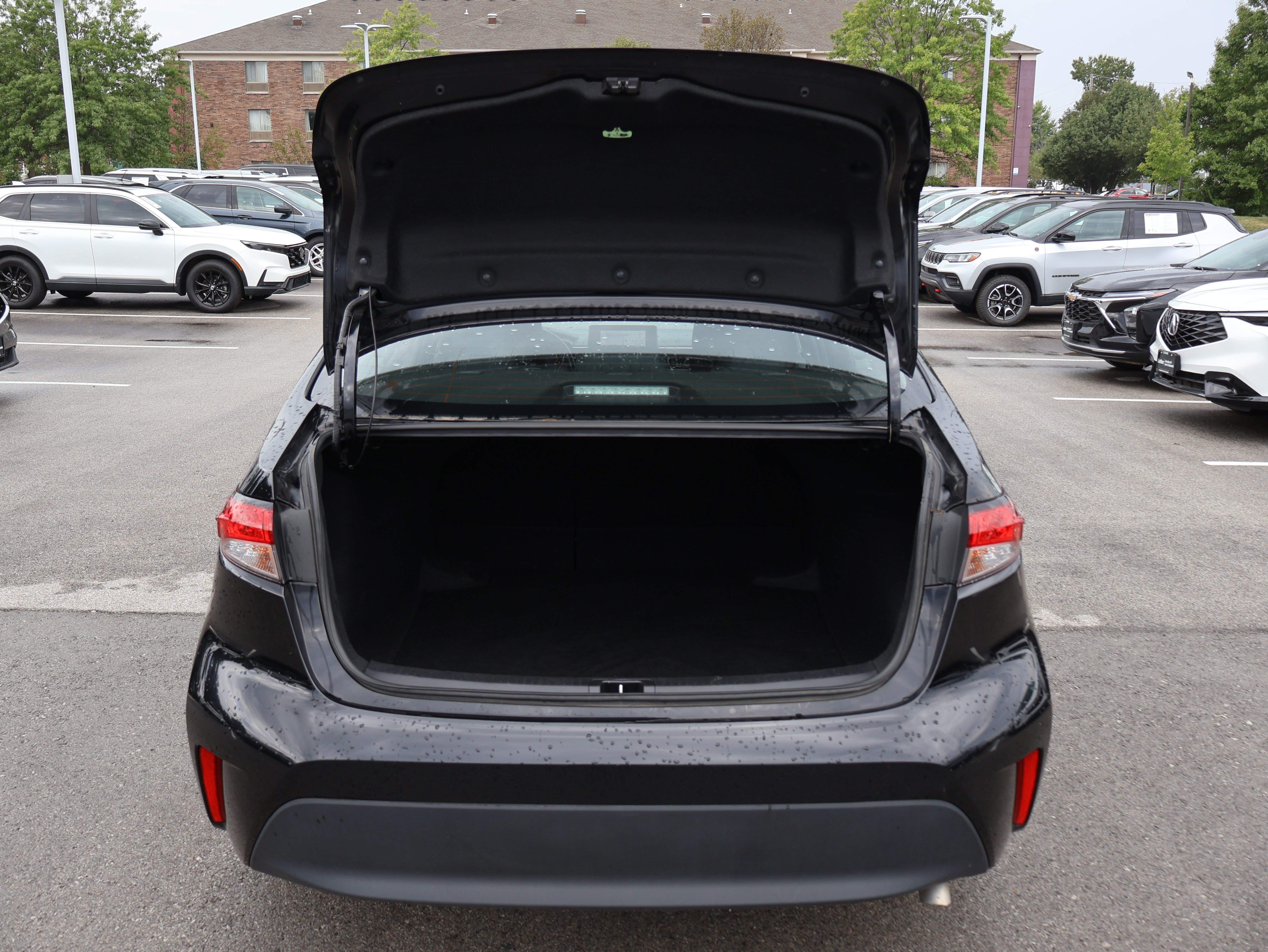 Used 2025 Toyota Corolla LE FWD image 8