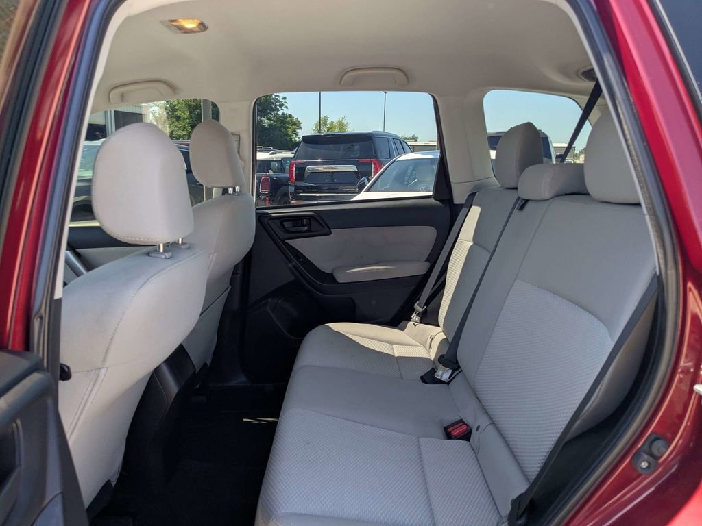 Used 2015 Subaru Forester 2.5i AWD/4WD image 13
