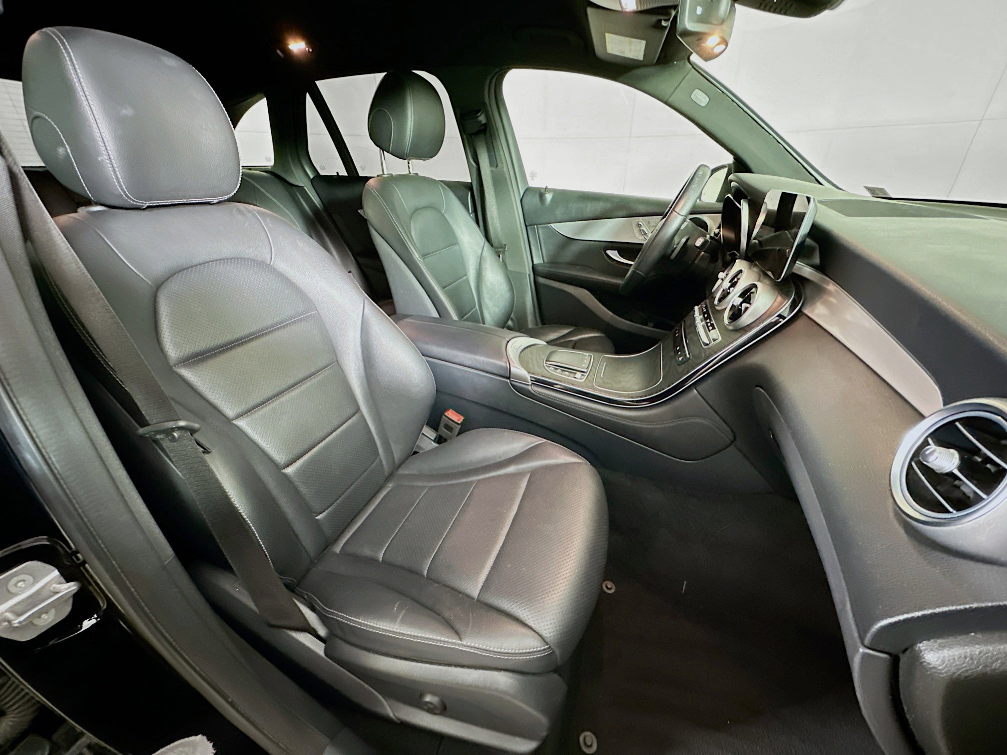 Used 2021 Mercedes-Benz GLC 300 image 31