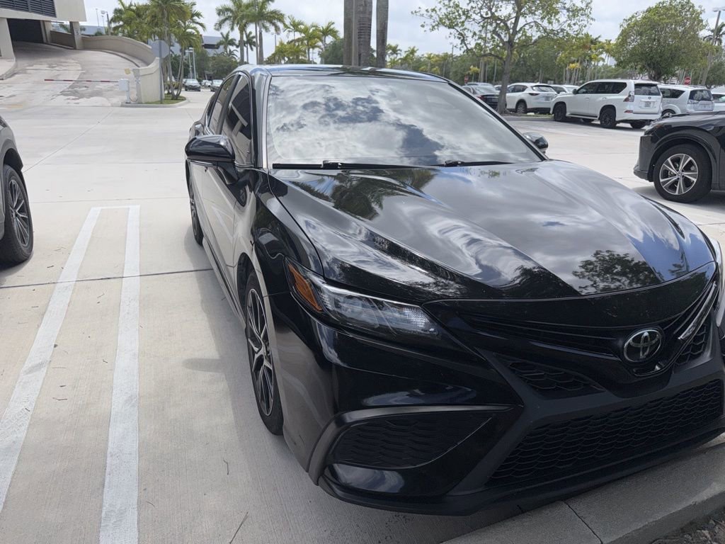 Used 2024 Toyota Camry SE FWD image 9