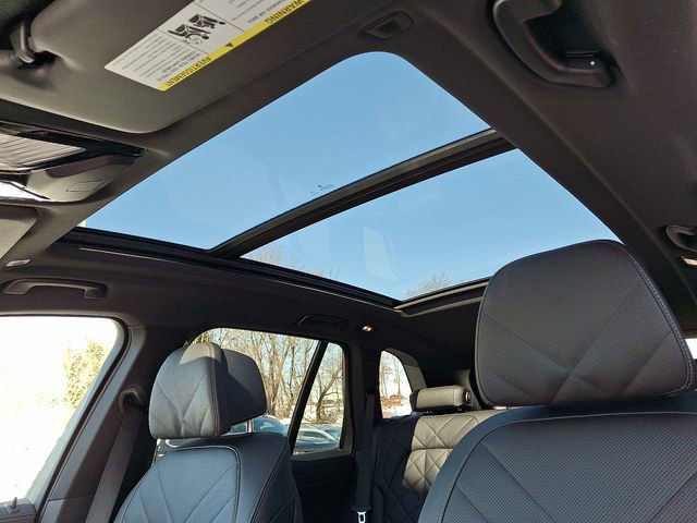 Used 2024 BMW X5 M60i w/ Parking Assistance Package AWD/4WD image 14