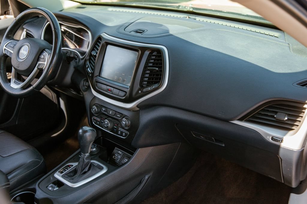 Used 2014 Jeep Cherokee Limited AWD/4WD image 11