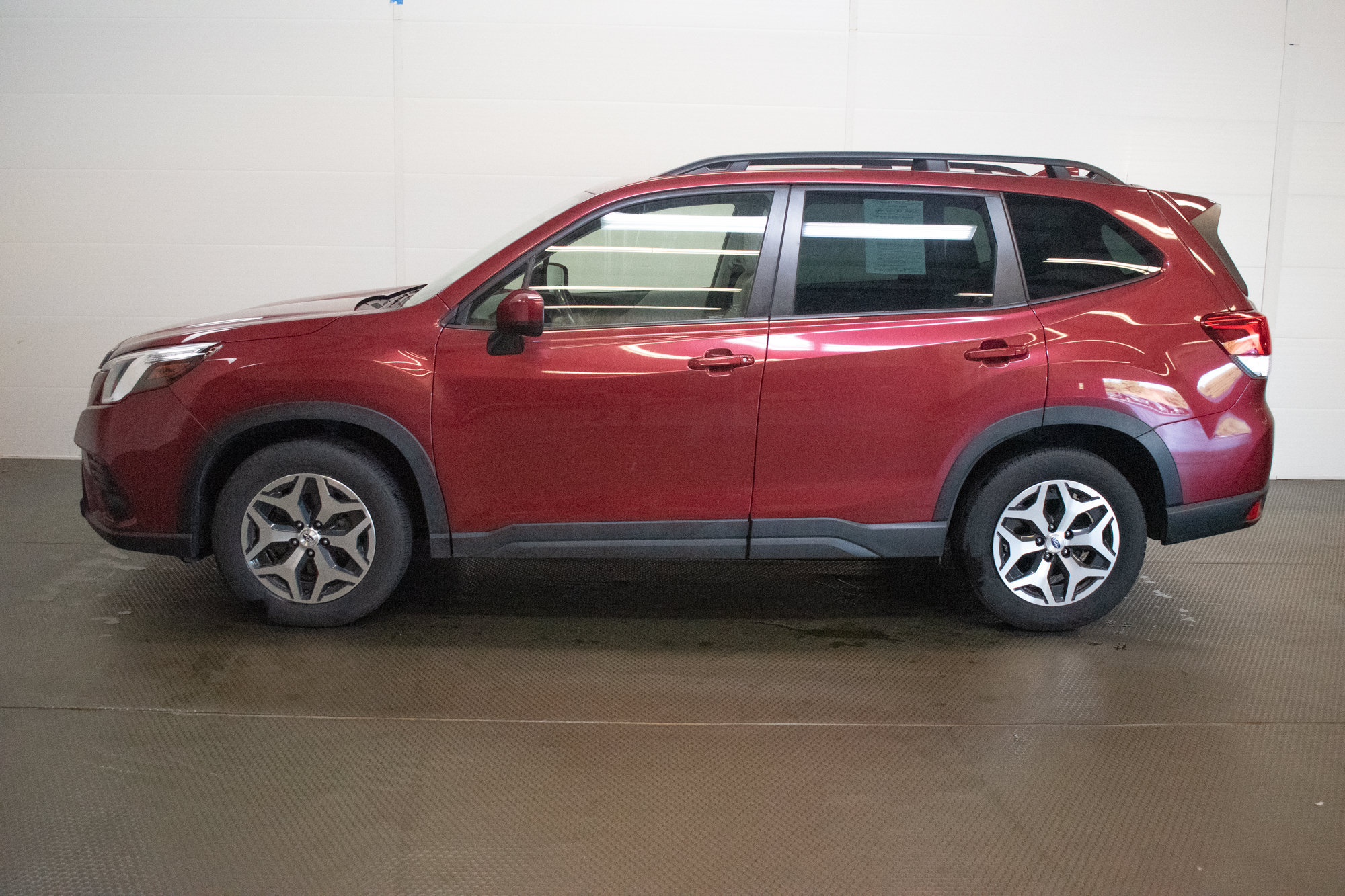 Used 2023 Subaru Forester Premium AWD/4WD image 7