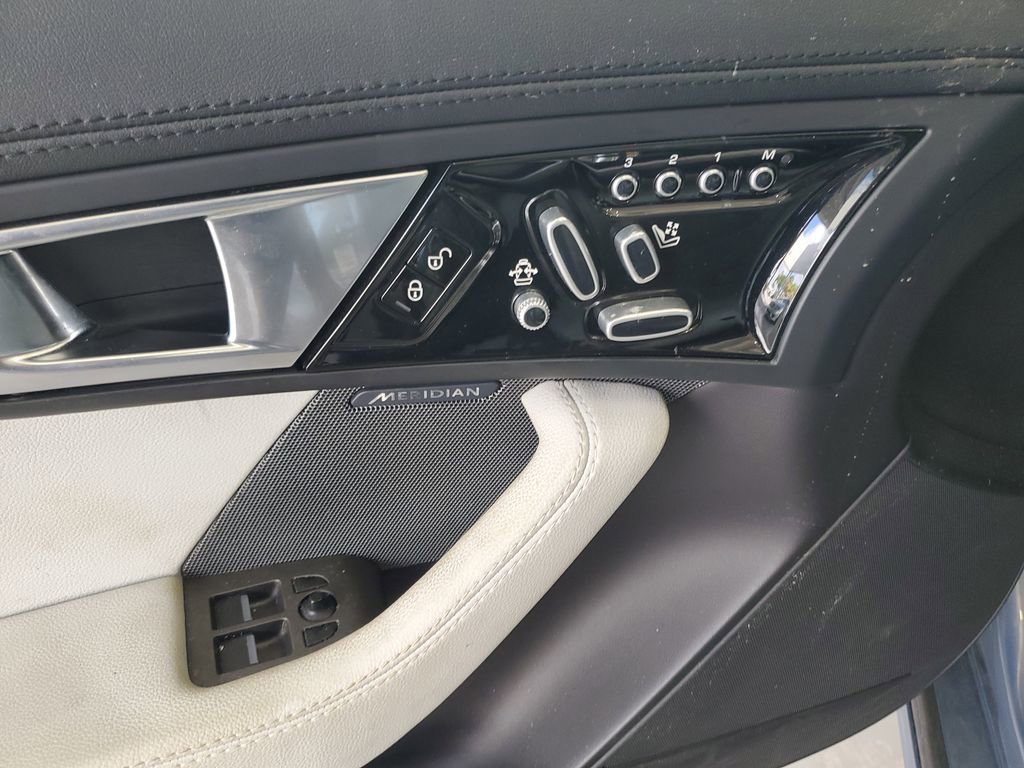 Used 2014 Jaguar F-TYPE S RWD image 17
