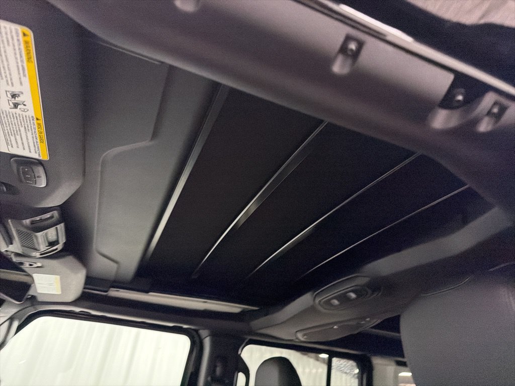 New 2026 Jeep Wrangler Unlimited Sahara AWD/4WD image 18