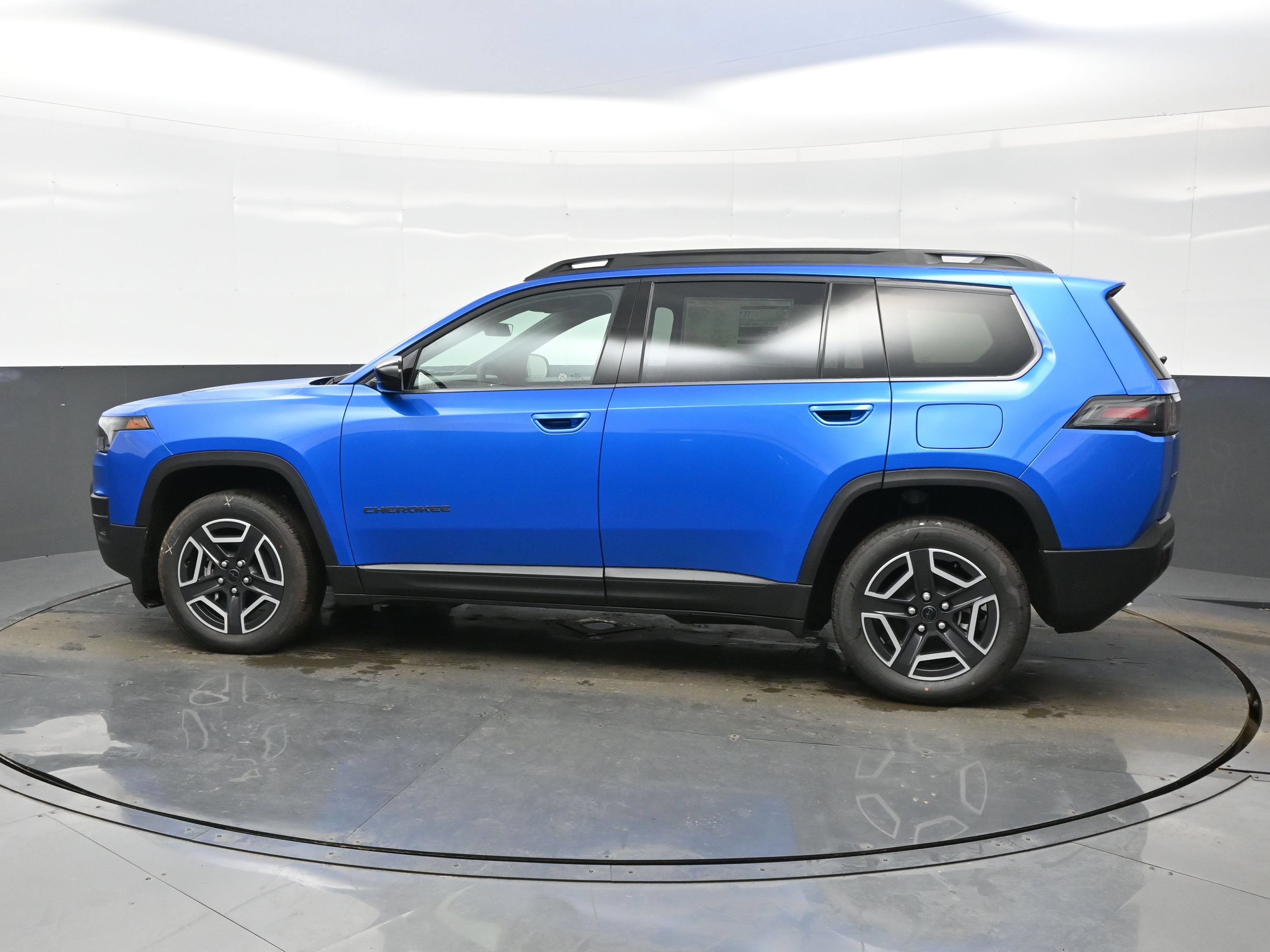 New 2026 Jeep Cherokee Laredo AWD/4WD image 4