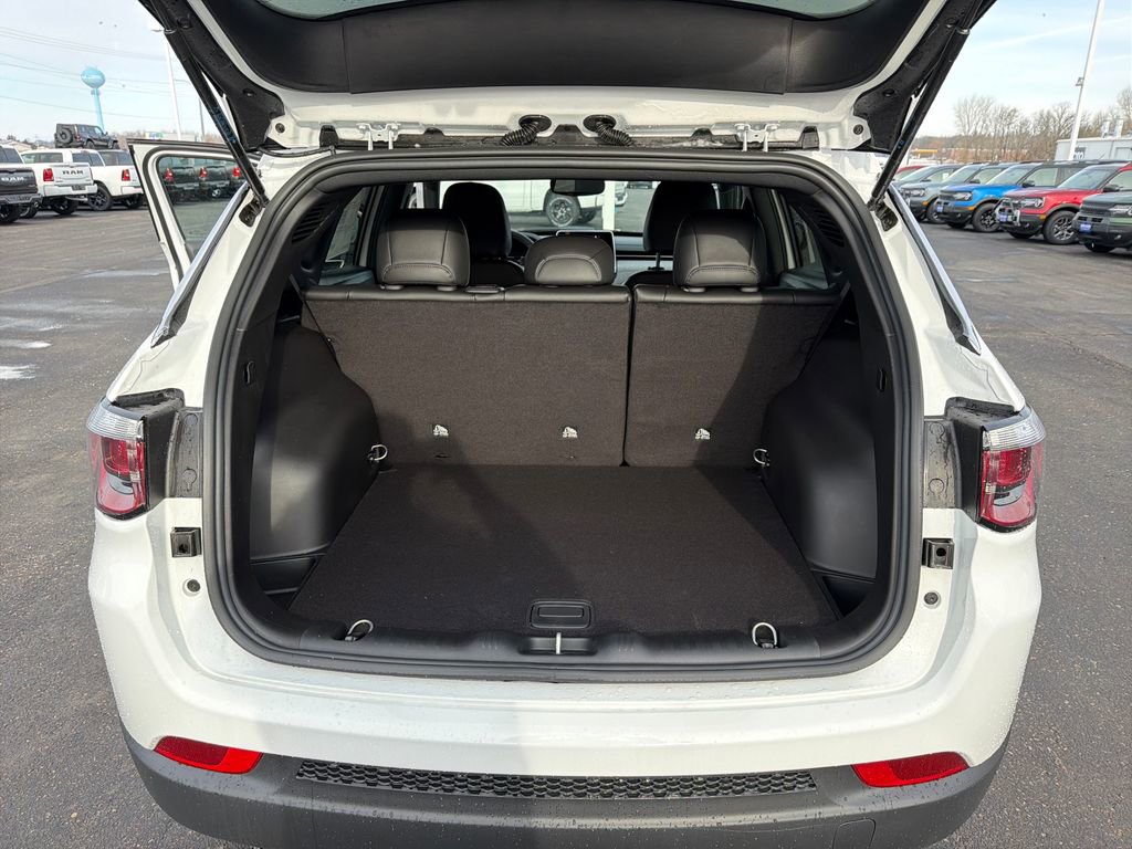 New 2026 Jeep Compass Latitude image 21