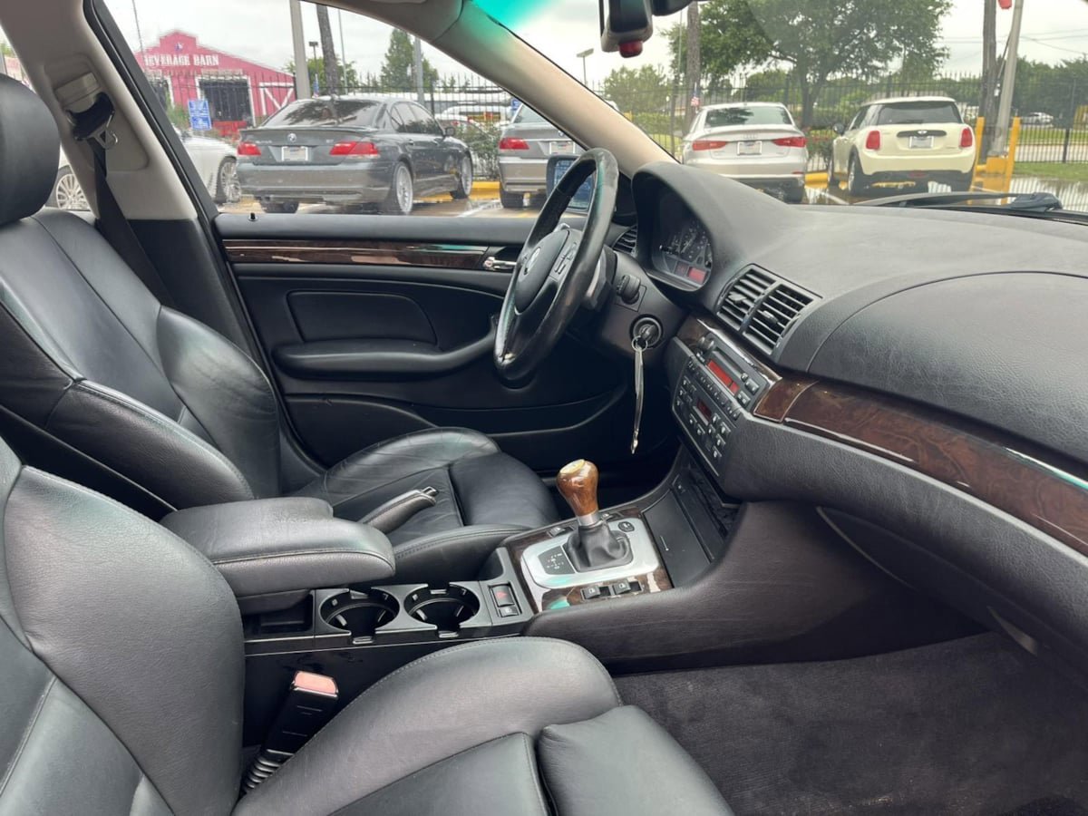 Used 2004 BMW 325i Sedan RWD image 31