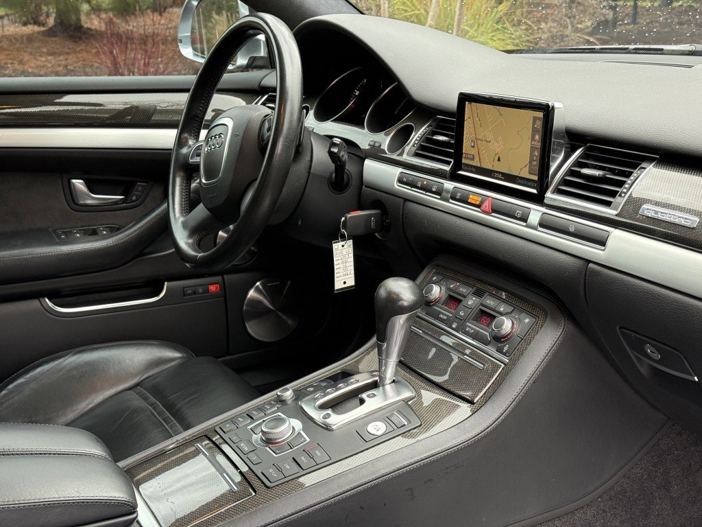 Used 2009 Audi S8 image 26
