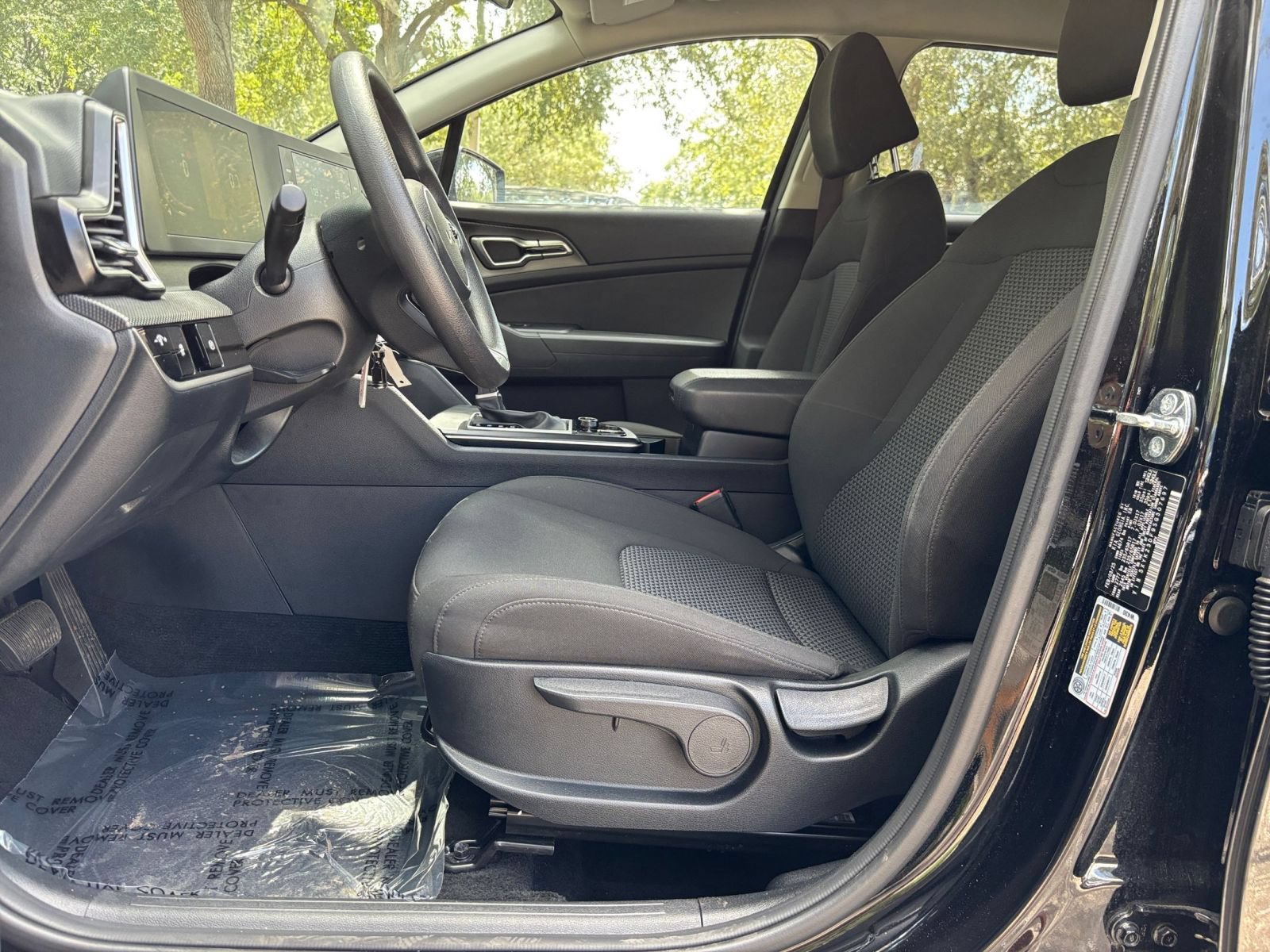 Used 2025 Kia Sportage LX FWD image 24