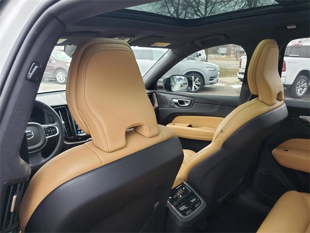 Certified 2023 Volvo XC60 B5 Ultimate w/ Climate Package image 28