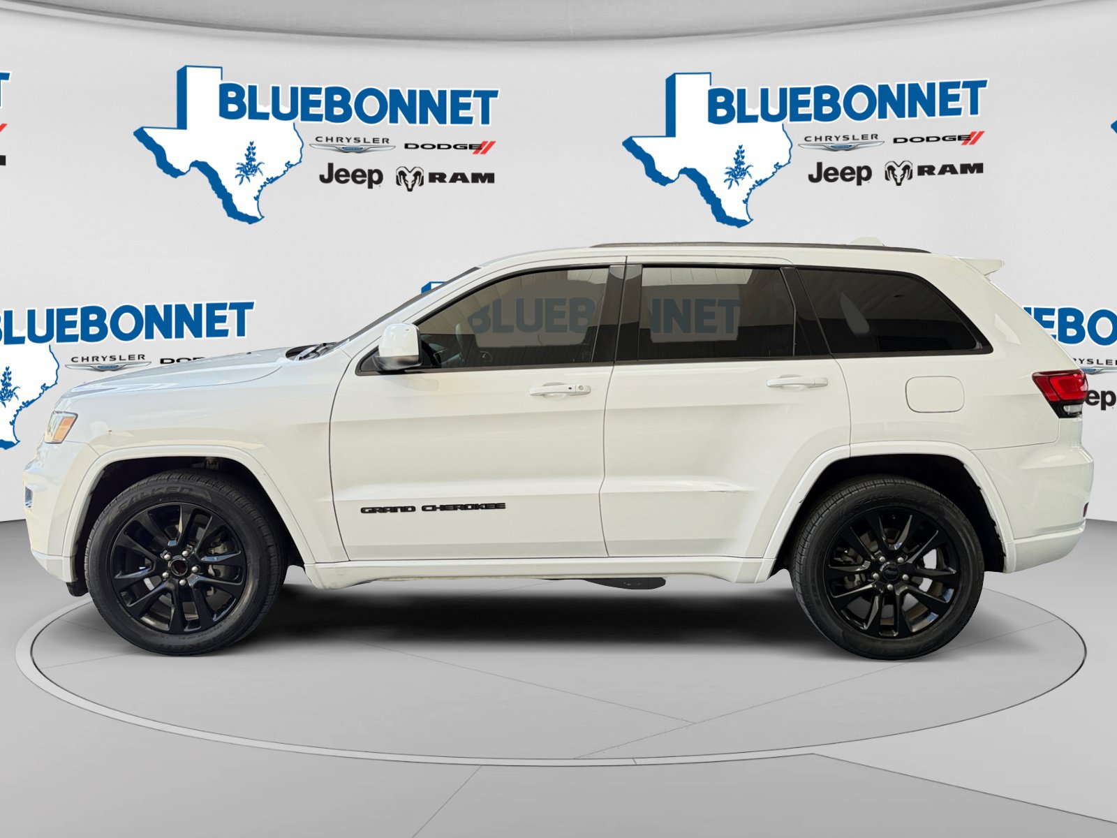 Certified 2017 Jeep Grand Cherokee Altitude RWD image 8