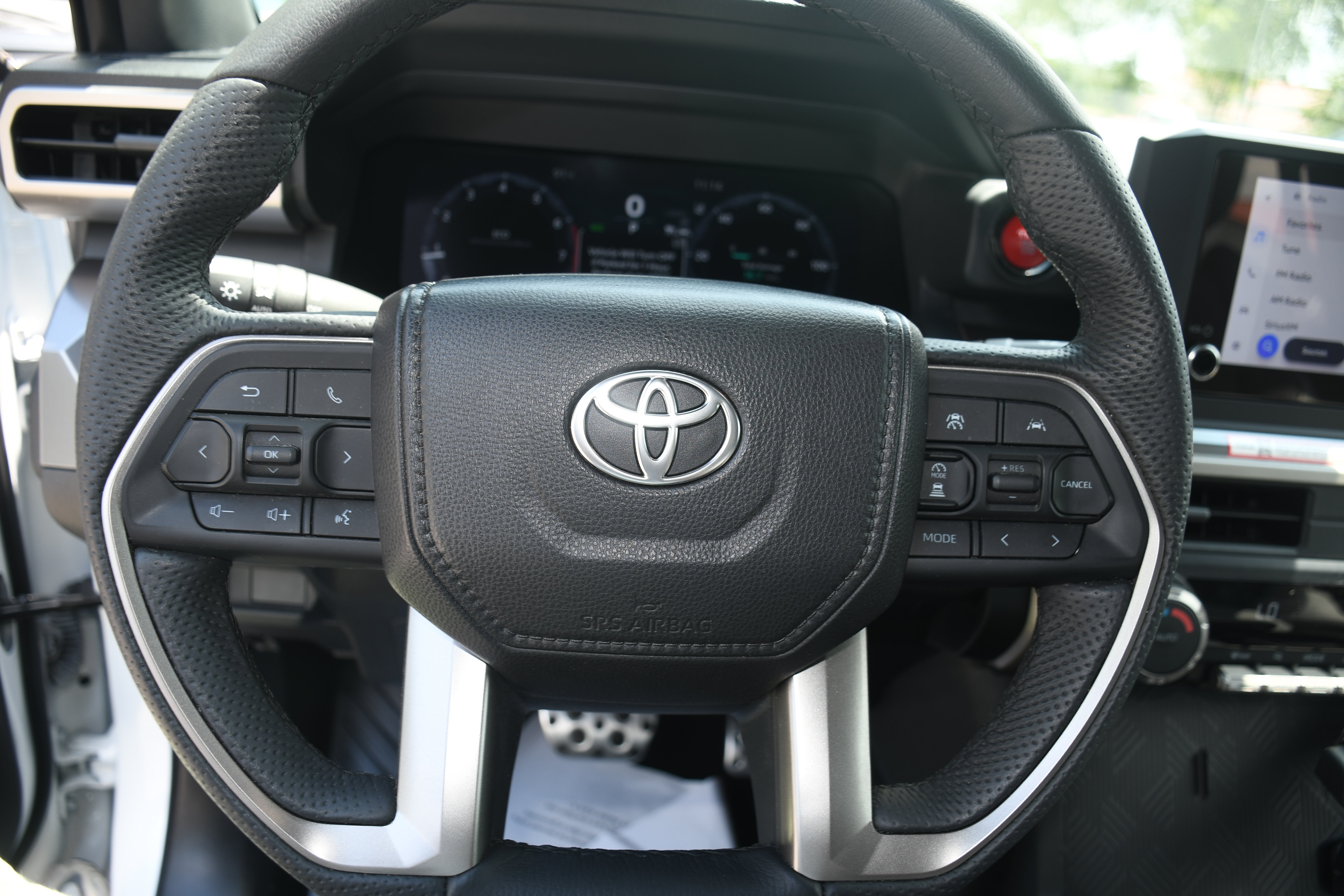 Used 2024 Toyota Tacoma TRD Sport AWD/4WD image 12