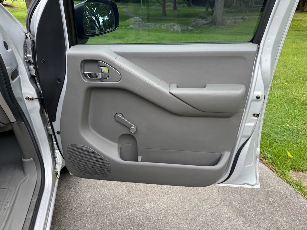 Used 2011 Nissan Frontier S w/ S Preferred Pkg RWD image 30
