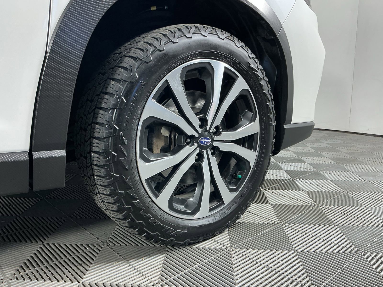 Used 2019 Subaru Forester Limited w/ Popular Package #3 image 9