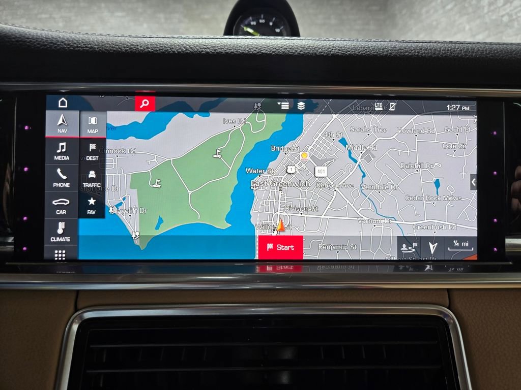 Used 2018 Porsche Panamera 4 image 24