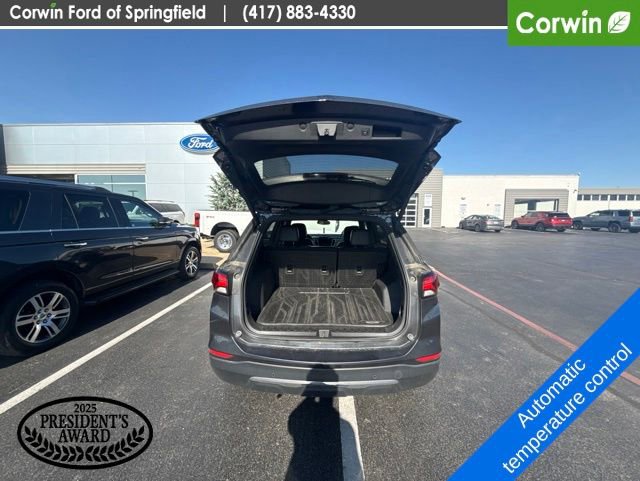 Used 2022 Chevrolet Equinox Premier AWD/4WD image 10