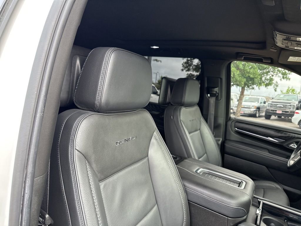 Used 2023 GMC Yukon XL Denali w/ Denali Reserve Package image 14