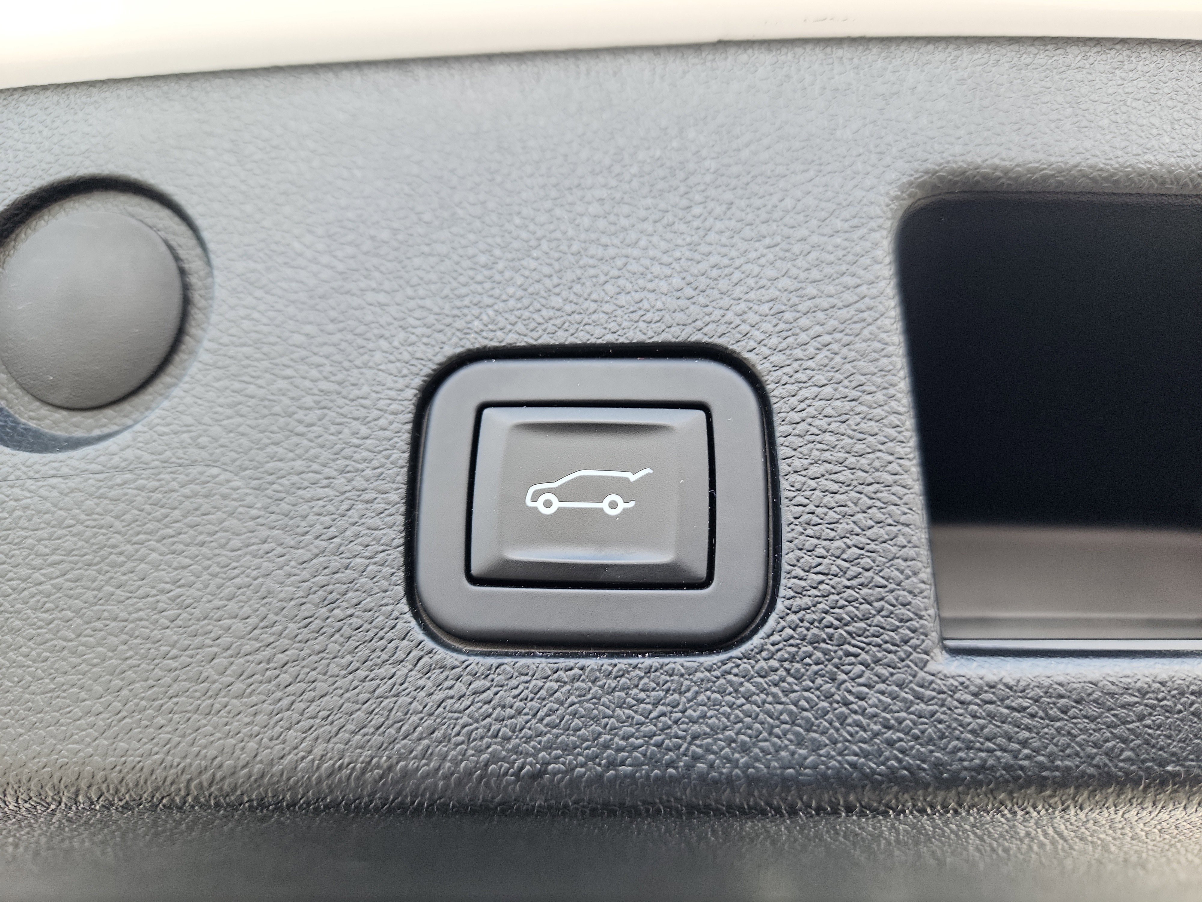 Certified 2025 Chevrolet Equinox ACTIV w/ Safety and Technology Package AWD/4WD image 33