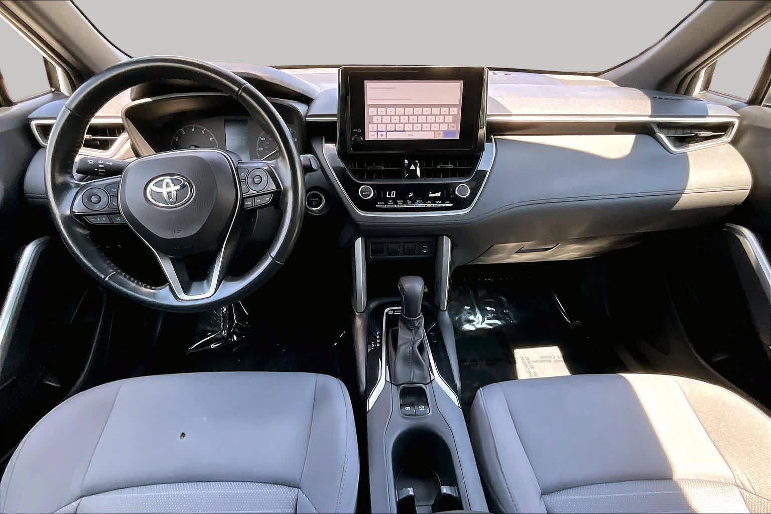 Used 2023 Toyota Corolla Cross AWD Hybrid image 15