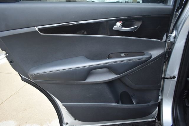 Used 2019 Kia Sorento LX image 30