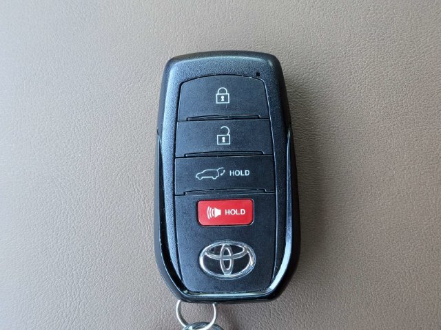 Used 2025 Toyota Crown Signia w/ Advanced Technology Package AWD/4WD image 31