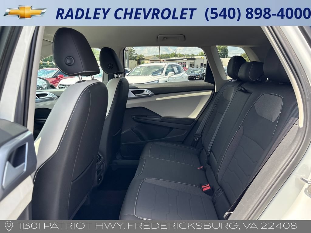 Used 2025 Volkswagen Taos SE AWD/4WD image 12