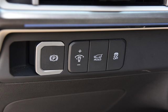 Used 2025 Hyundai Santa Fe Limited FWD image 11
