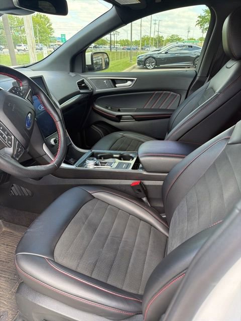 Used 2022 Ford Edge ST-Line w/ Class II Trailer Tow Package AWD/4WD image 11