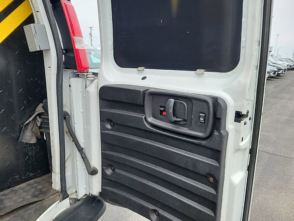 Used 2019 Chevrolet Express 2500 w/ Driver Convenience Package image 7