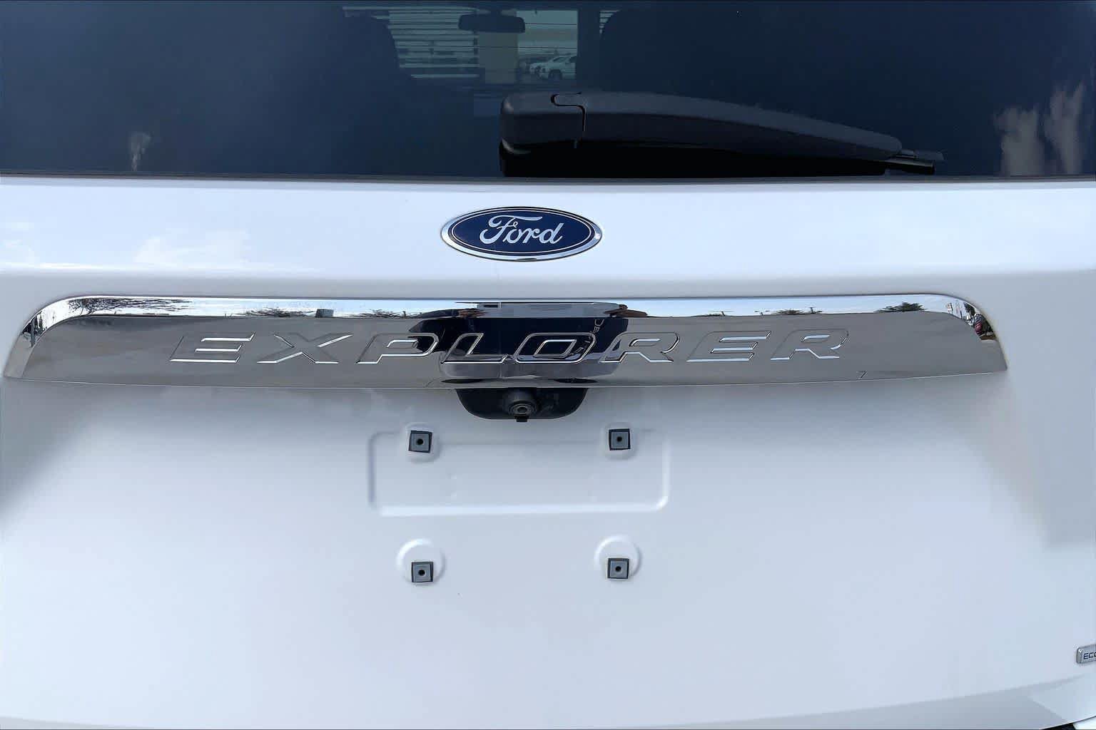 Used 2020 Ford Explorer XLT w/ Comfort Package AWD/4WD image 33