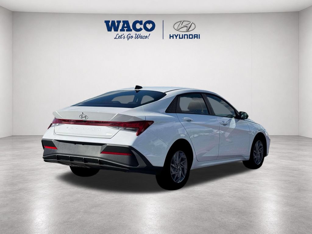 Used 2026 Hyundai Elantra Hybrid FWD image 9