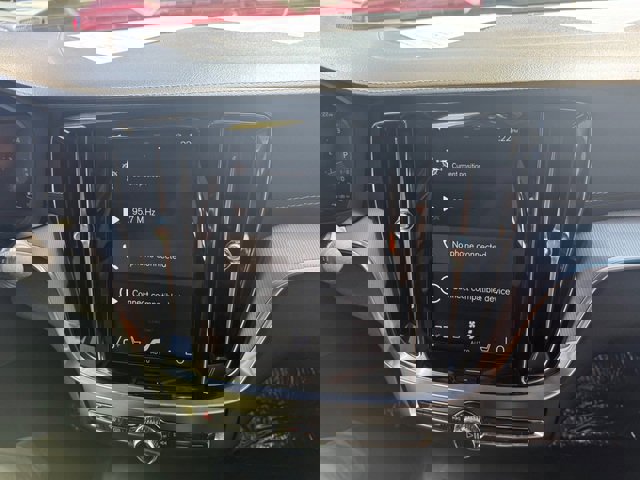 Used 2020 Volvo S60 T6 R-Design image 17