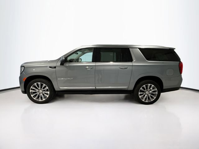 Used 2023 GMC Yukon XL Denali image 4
