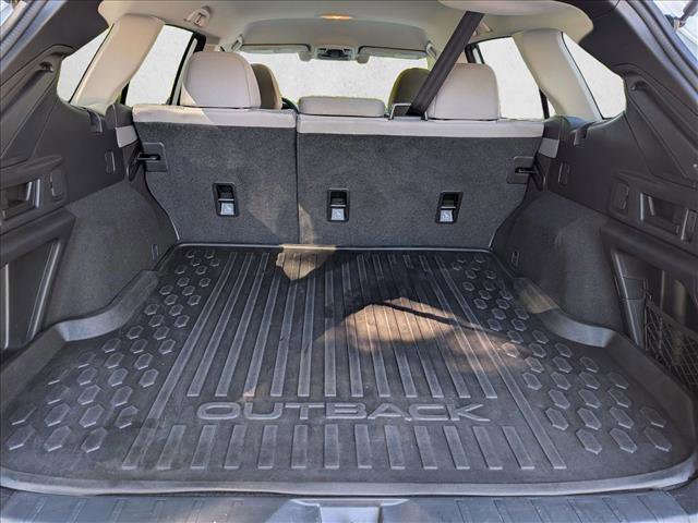 Used 2020 Subaru Outback Premium image 6
