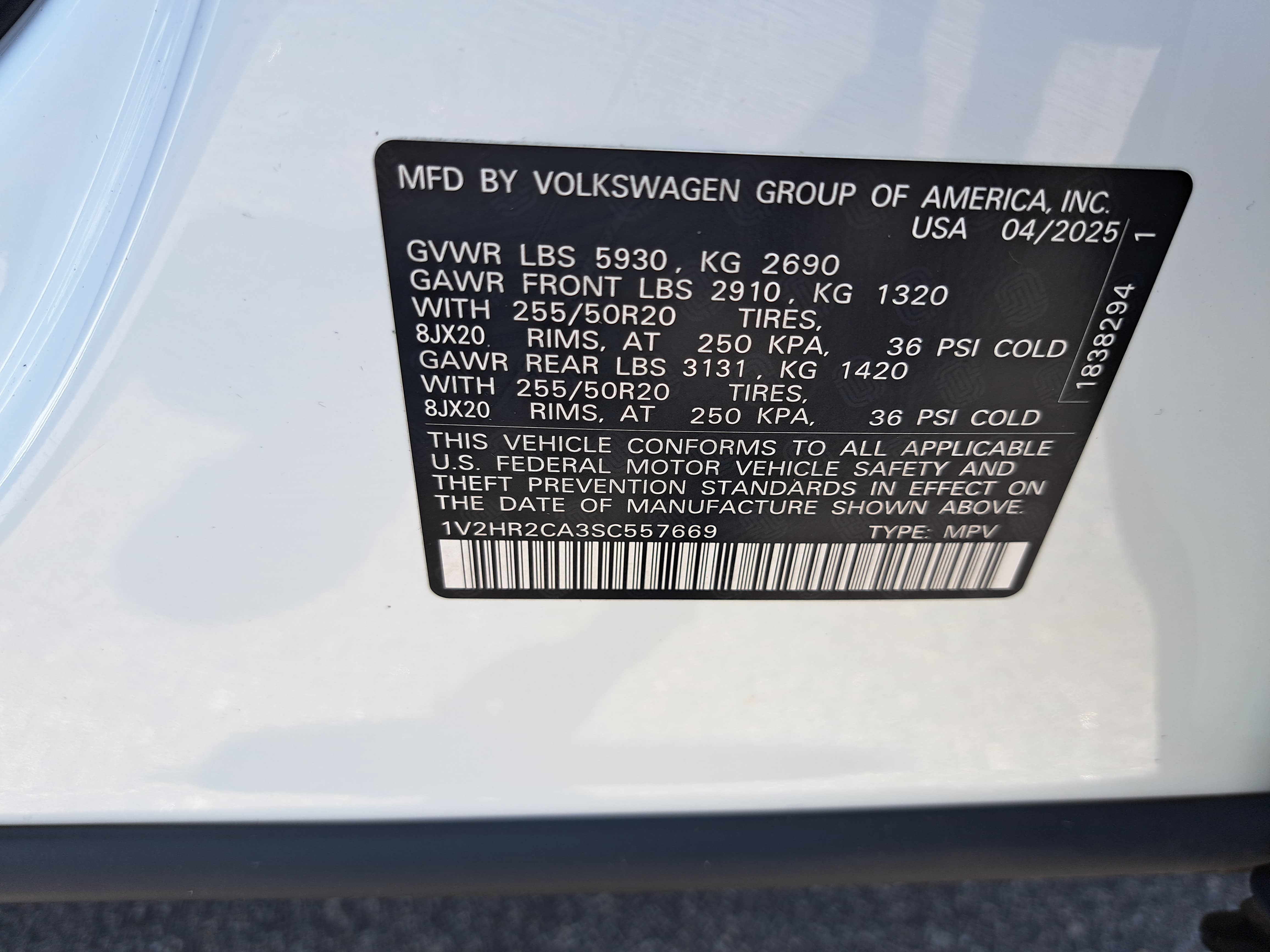 Used 2025 Volkswagen Atlas SE AWD/4WD image 34