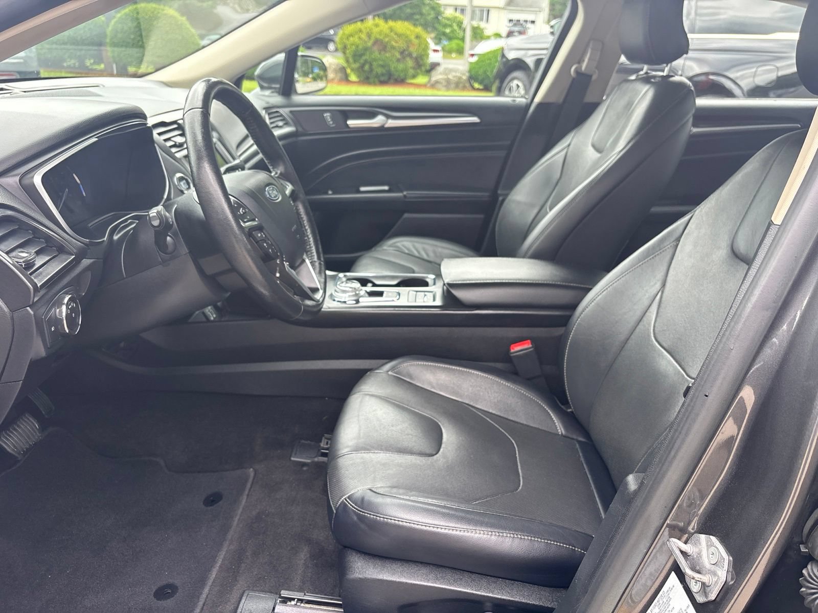Used 2019 Ford Fusion Energi Titanium FWD image 13