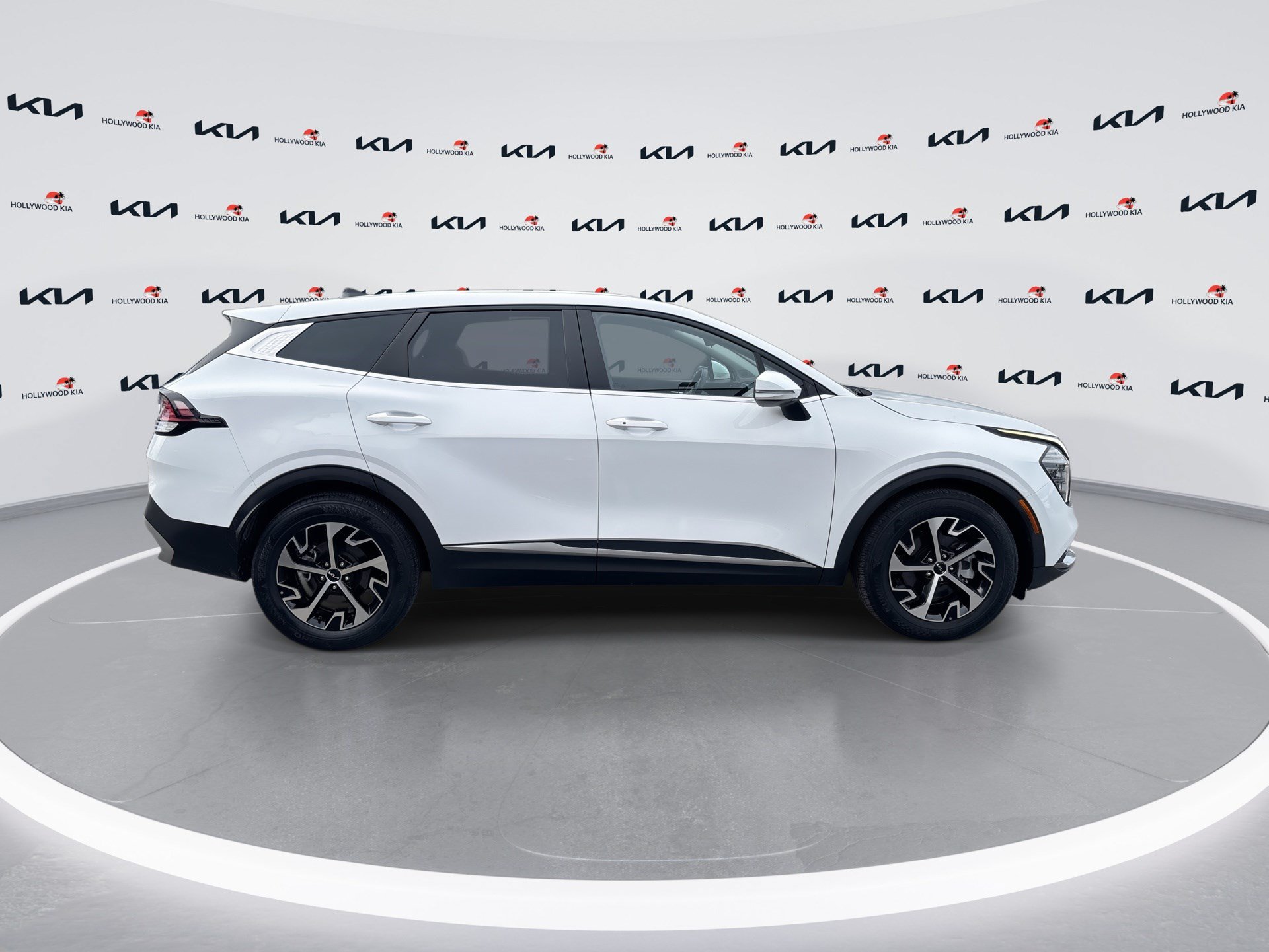 Used 2024 Kia Sportage EX FWD image 9
