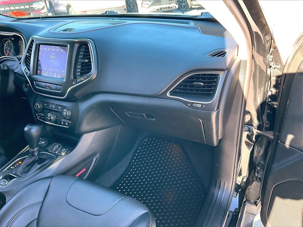 Used 2022 Jeep Cherokee Trailhawk w/ Premium Leather Package image 12