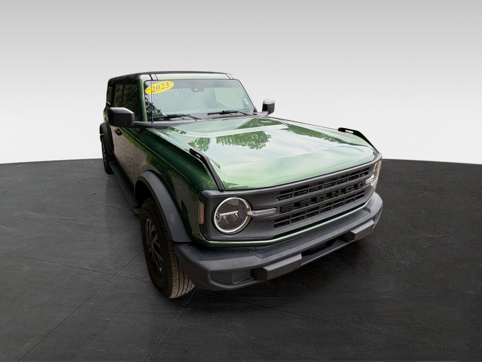 Used 2023 Ford Bronco 4-Door AWD/4WD image 3
