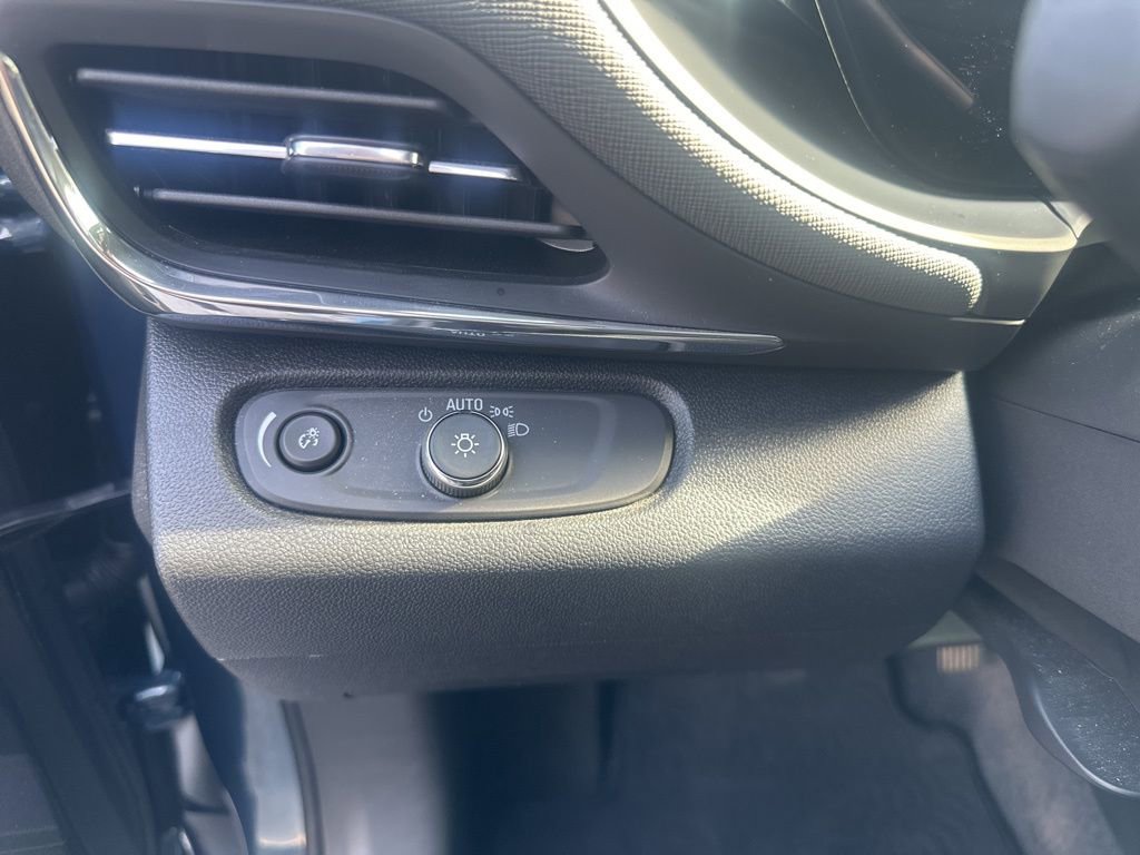 Used 2025 Buick Envista Preferred image 29