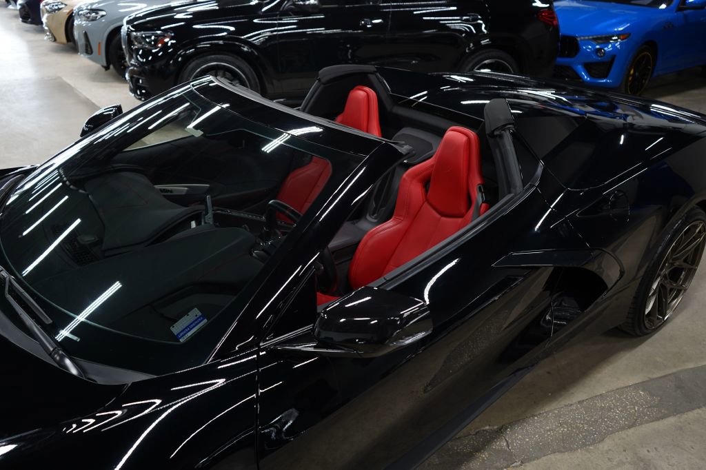 Used 2022 Chevrolet Corvette Stingray Convertible w/ Z51 Performance Package RWD image 9