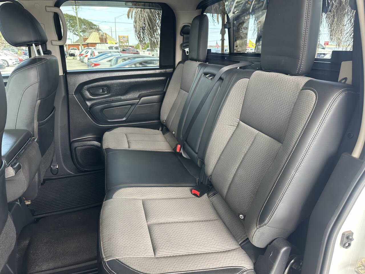 Used 2017 Nissan Titan S RWD image 13