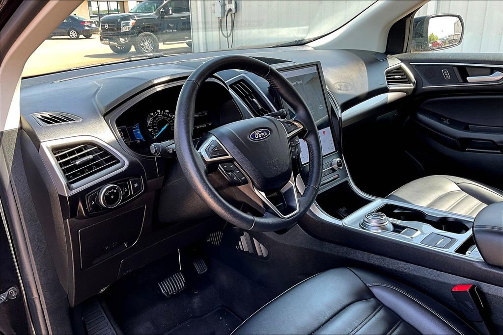 Used 2024 Ford Edge SEL image 16