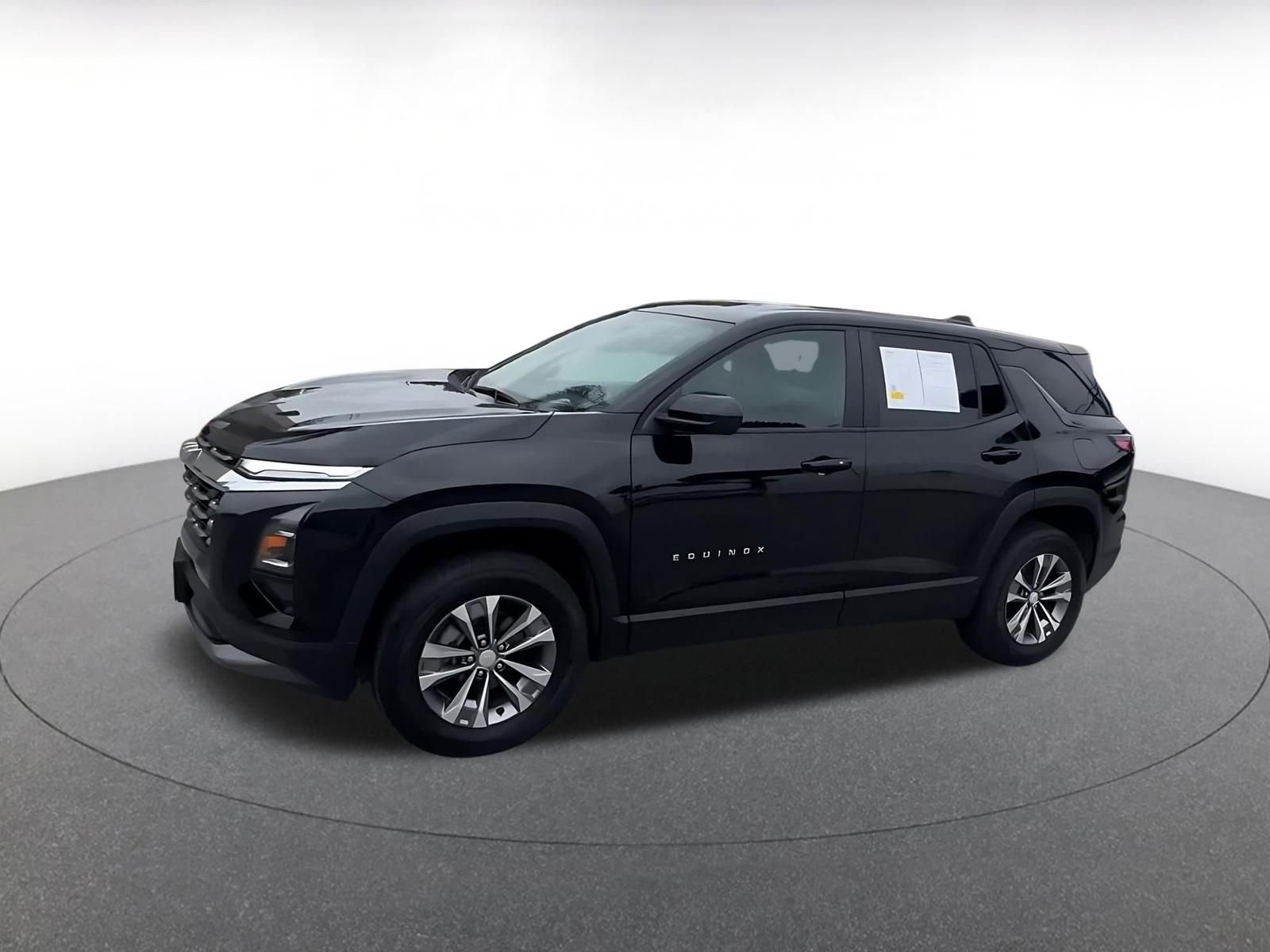 Used 2025 Chevrolet Equinox LT FWD image 8