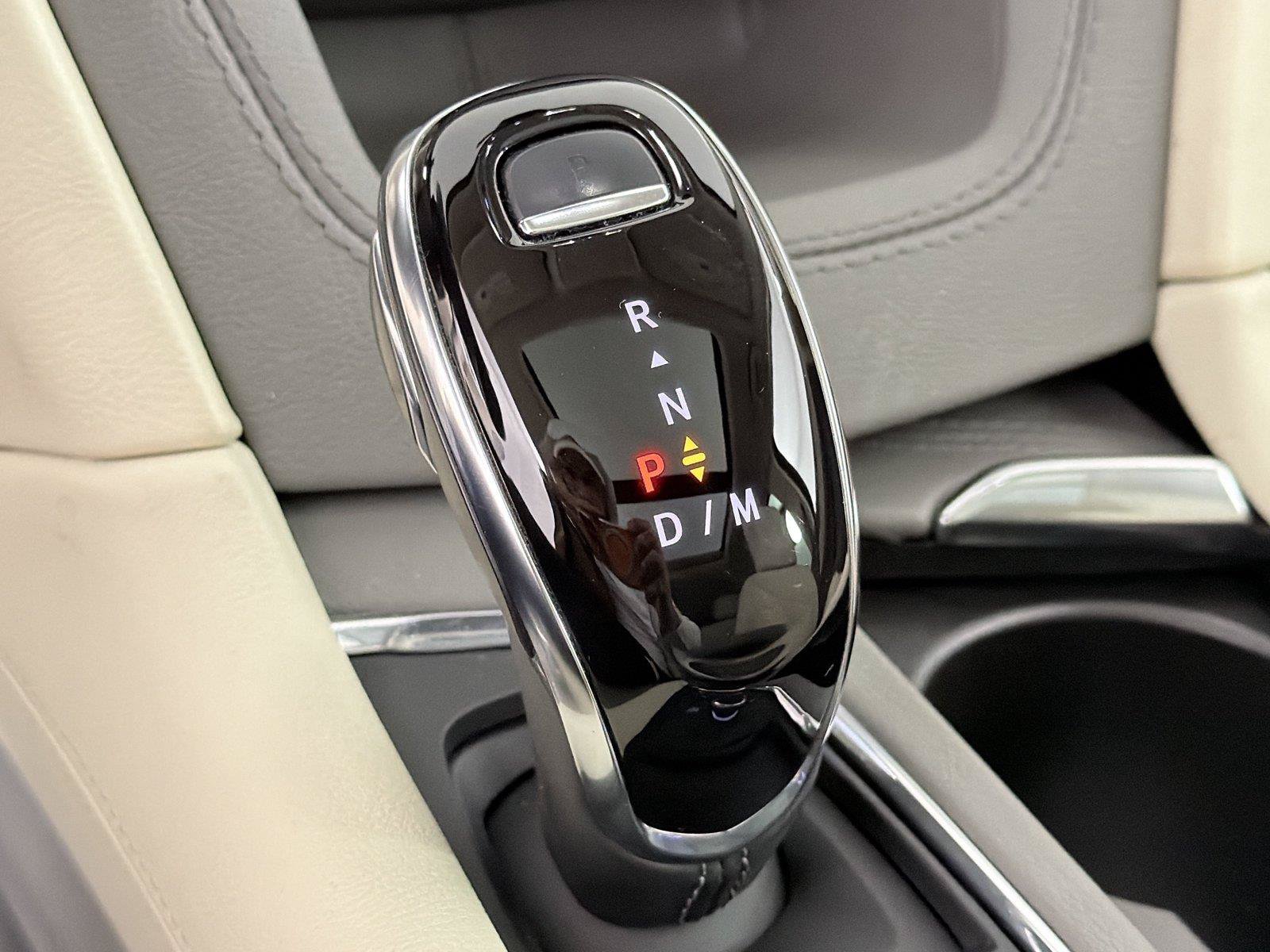 Certified 2024 Cadillac XT5 Premium Luxury AWD/4WD image 34