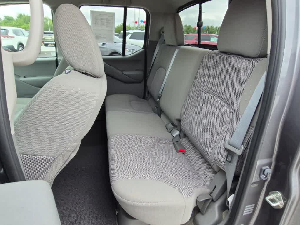 Used 2018 Nissan Frontier SV w/ Value Truck Package AWD/4WD image 7