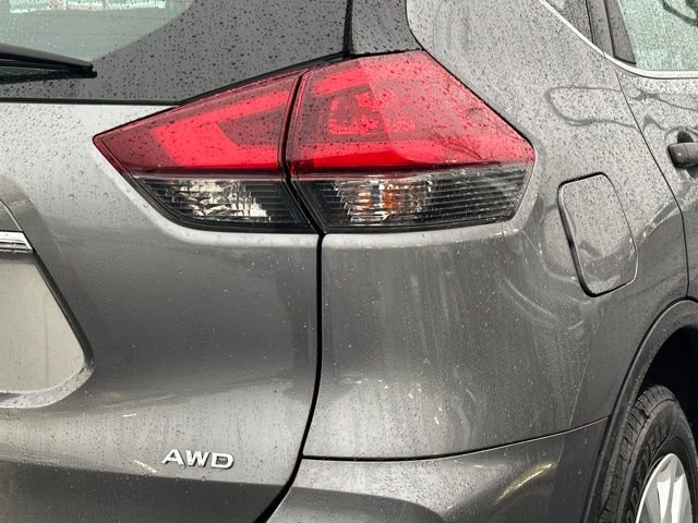 Used 2018 Nissan Rogue S image 15